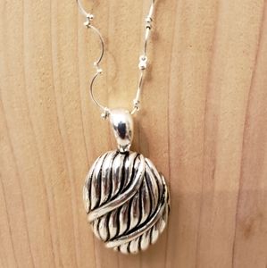 Silver tone Pendant and Necklace